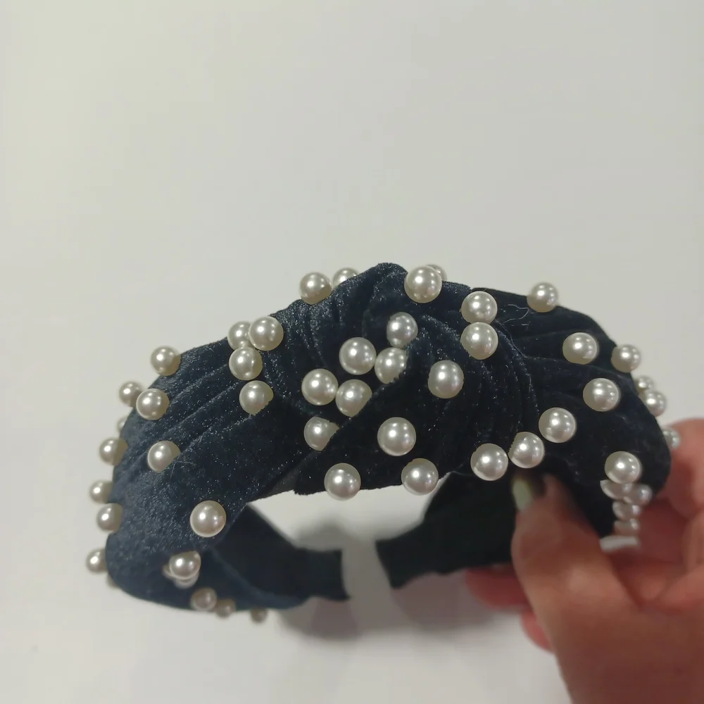 Chic Pearl-Studded Headbands - Black and Cream - Picture 4 of 8